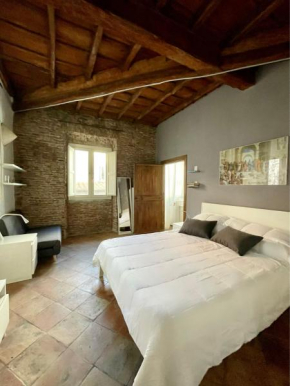 Navona Fox House